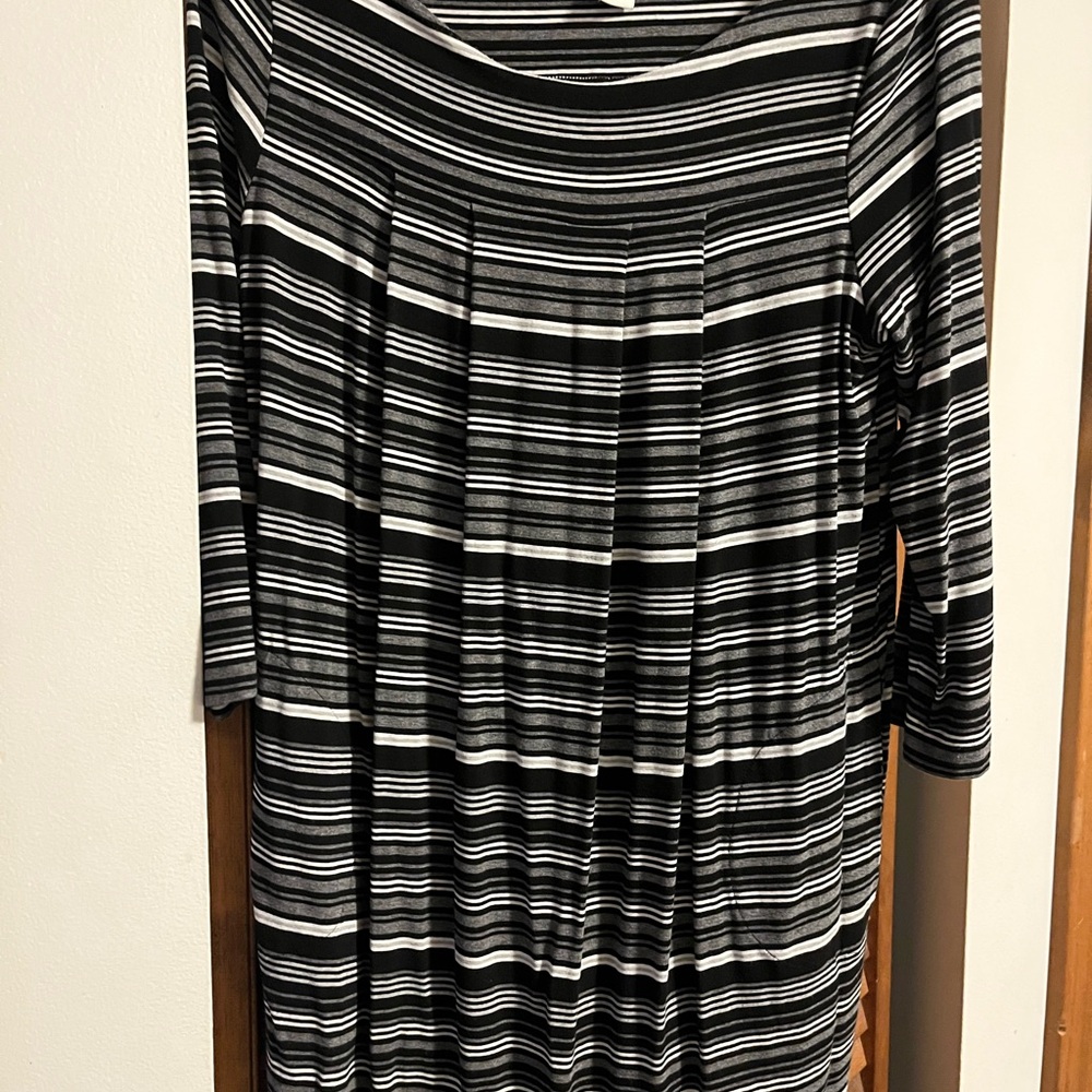 White House Black Market Monochrome Striped Top